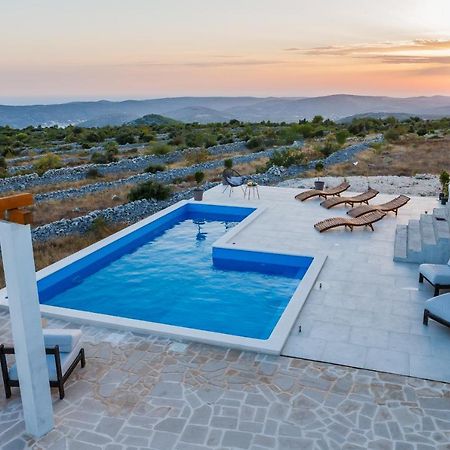 Villa Zlatno Sunce In The Hills Near Trogir Vrsine Kültér fotó