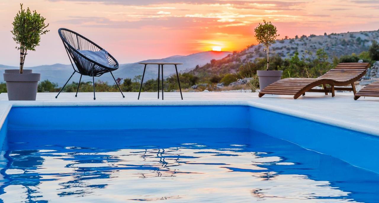 Villa Zlatno Sunce In The Hills Near Trogir Vrsine Kültér fotó