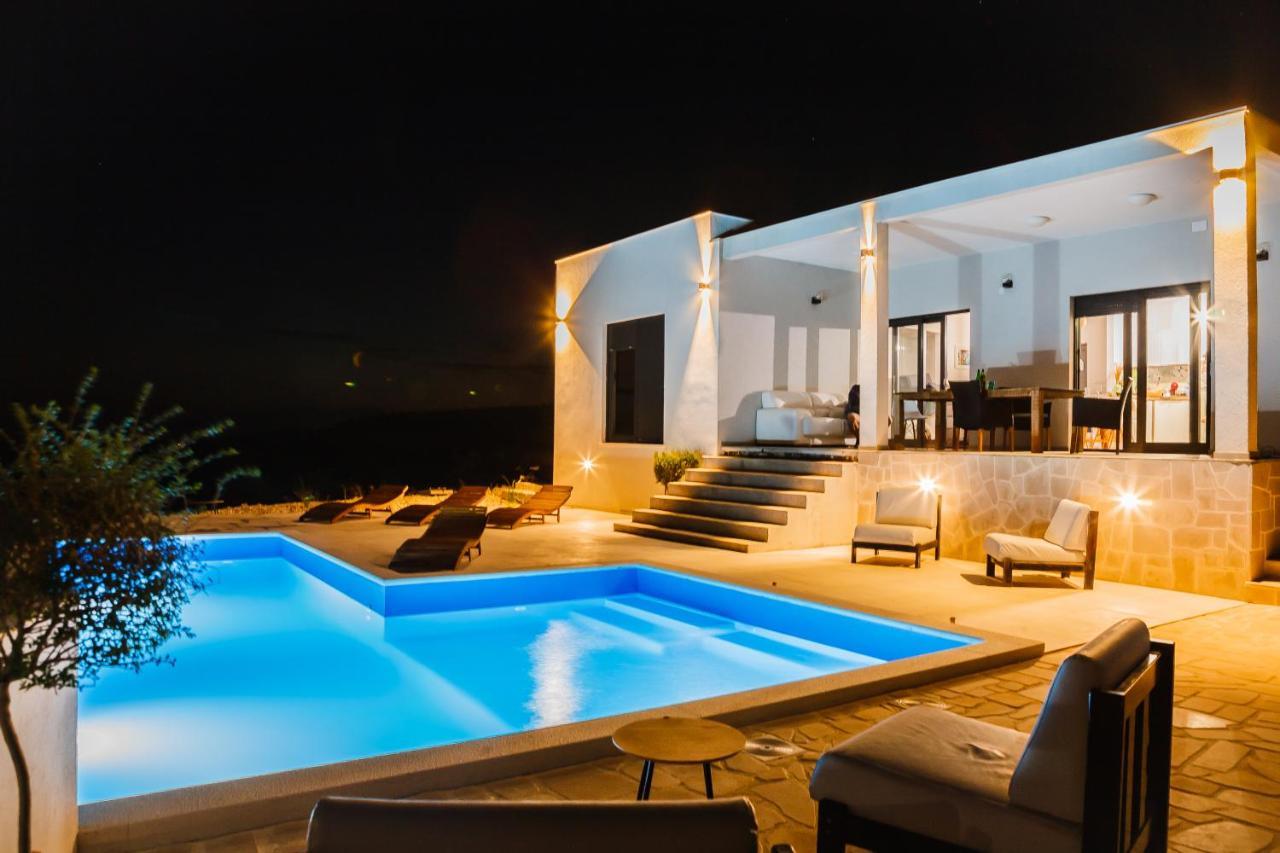 Villa Zlatno Sunce In The Hills Near Trogir Vrsine Kültér fotó