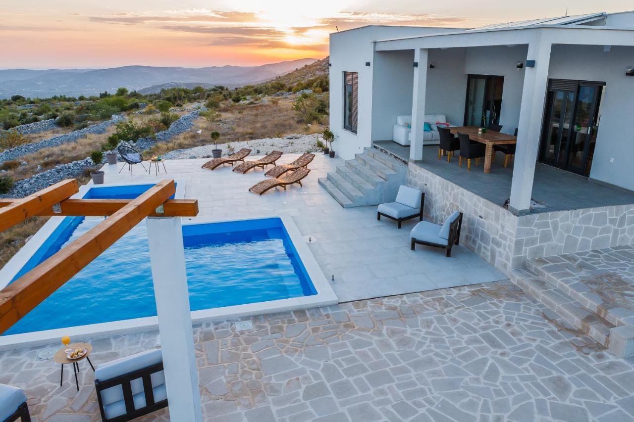 Villa Zlatno Sunce In The Hills Near Trogir Vrsine Kültér fotó