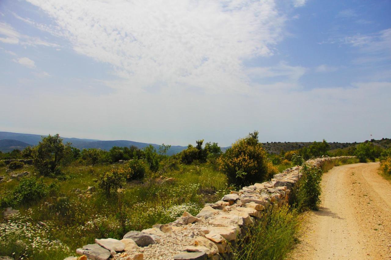 Villa Zlatno Sunce In The Hills Near Trogir Vrsine Kültér fotó