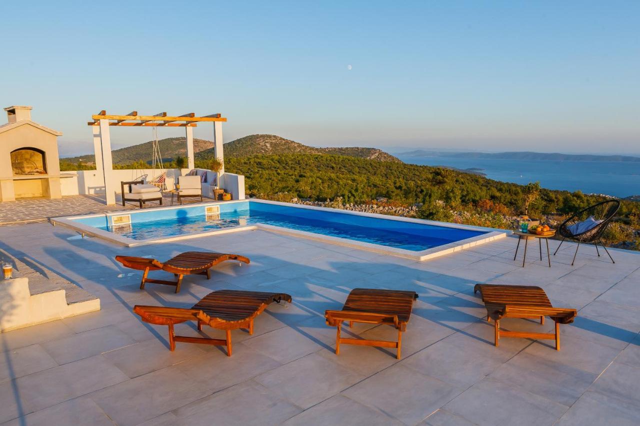 Villa Zlatno Sunce In The Hills Near Trogir Vrsine Kültér fotó